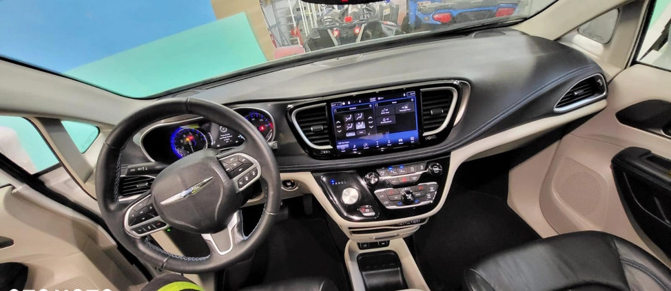 Chrysler Pacifica cena 137900 przebieg: 33000, rok produkcji 2021 z Człuchów małe 172